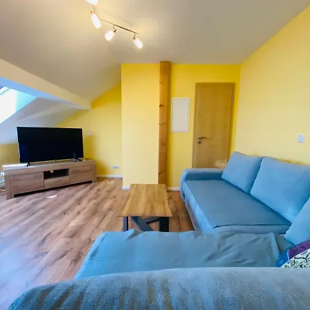 아파트 Neu!!! Stoermer - 2 Schlafzimmer, 4 Personen In Eisfeld