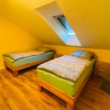 Neu!!! Stoermer - 2 Schlafzimmer, 4 Personen In Eisfeld