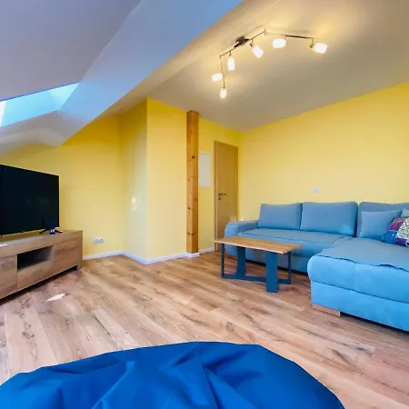 Neu!!! Stoermer - 2 Schlafzimmer, 4 Personen In Eisfeld